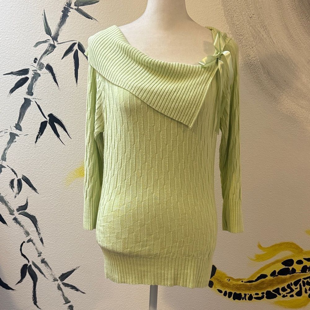 Green Off-Shoulder Women's Sweater